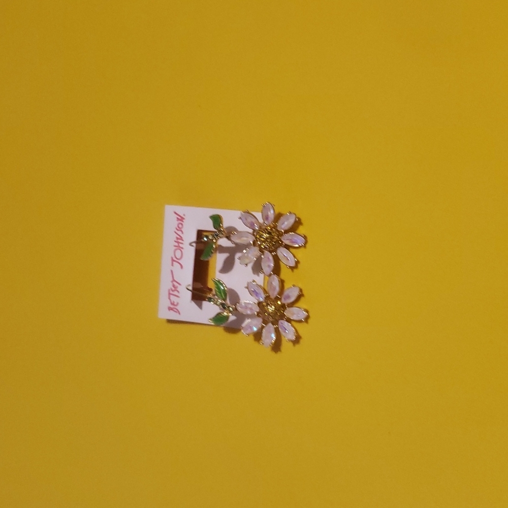 Betsy Johnson Earring